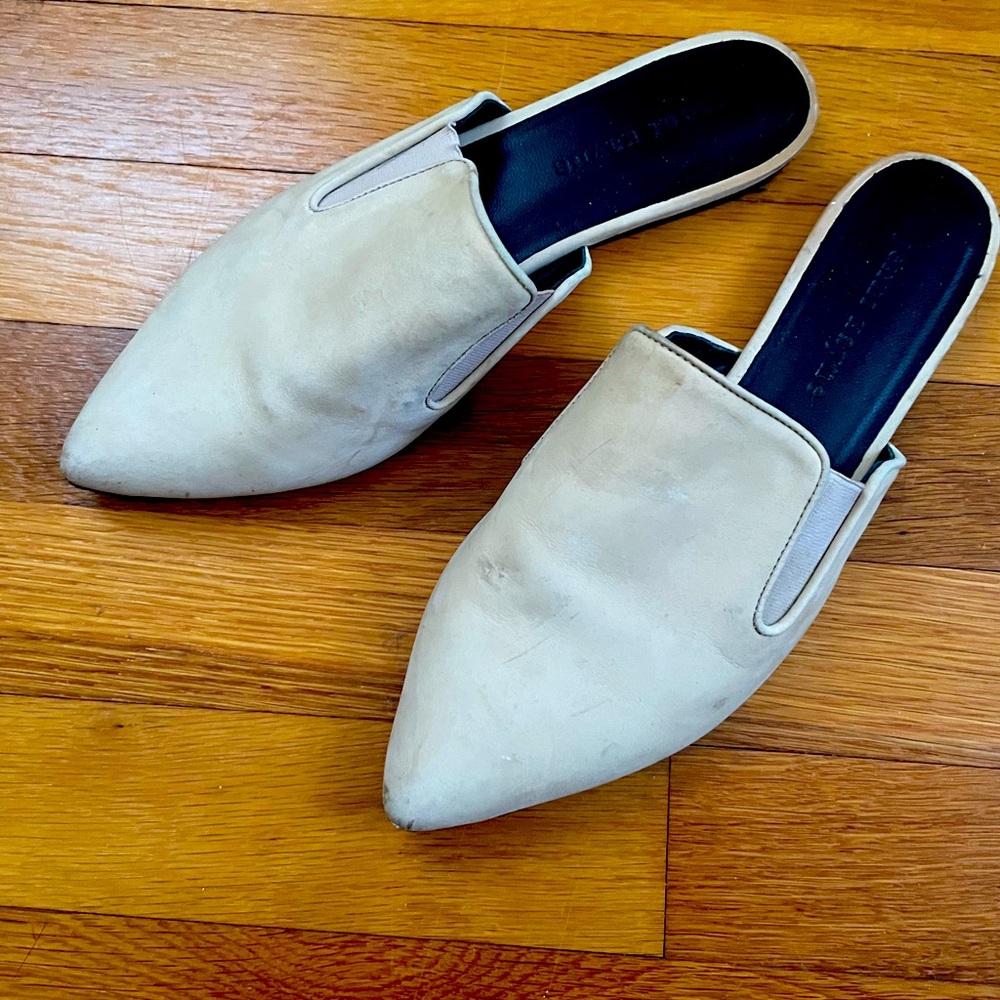 Slightly worn but in great shape Jenni Kayne mules.